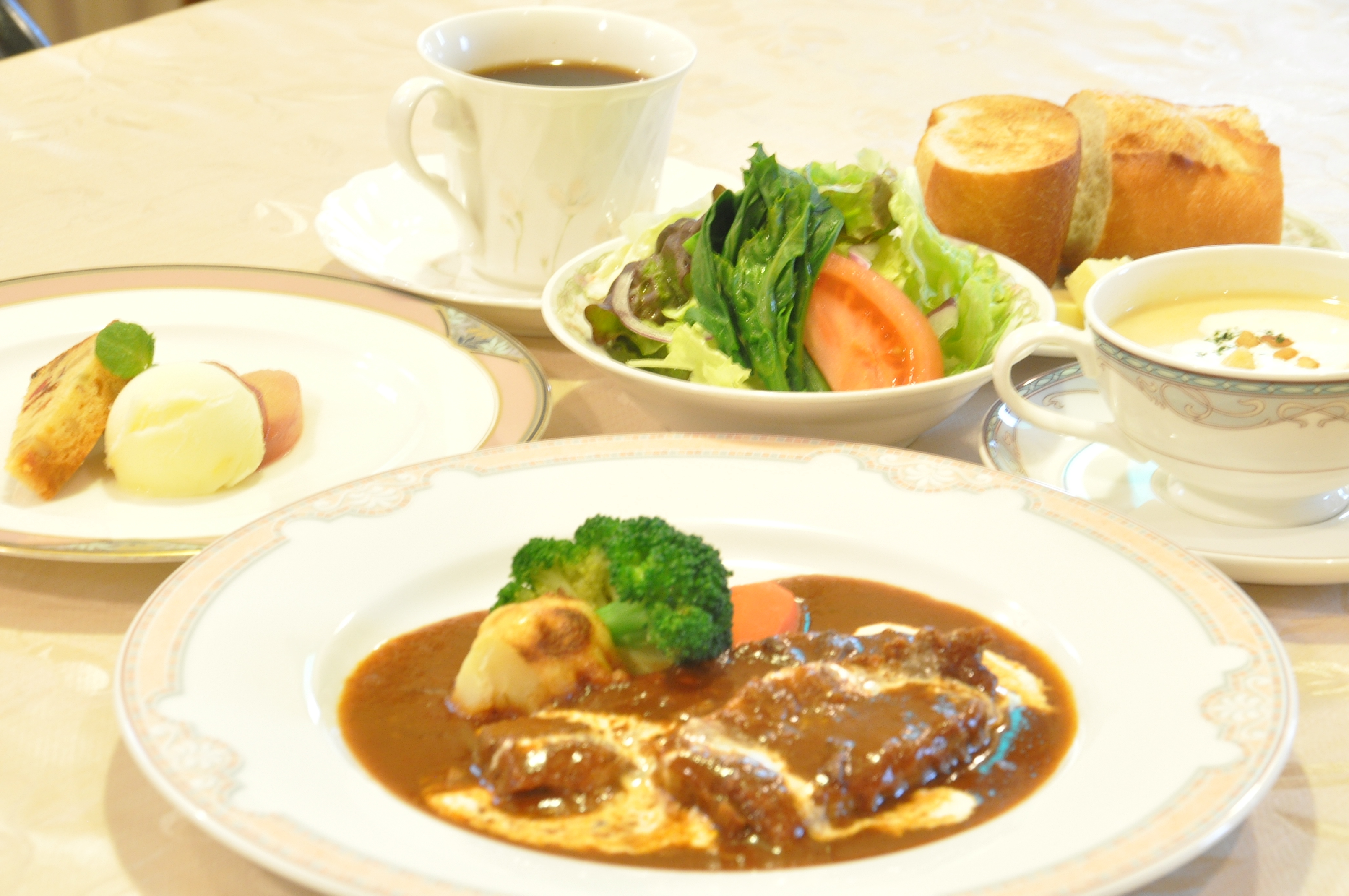 松阪でビーフシチューなら…