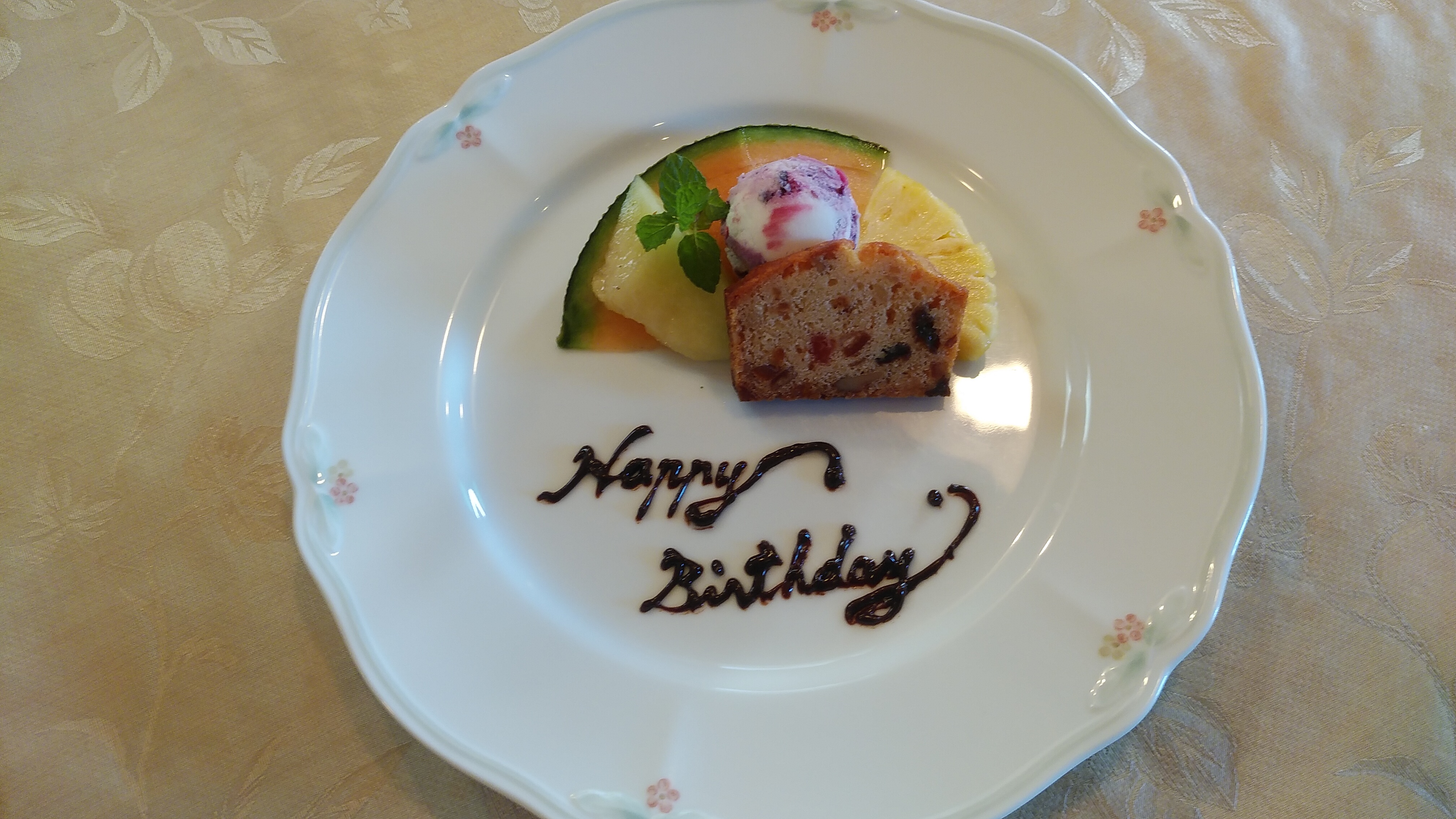 記念日デザートの例【コース料理に限らせていただきます。】